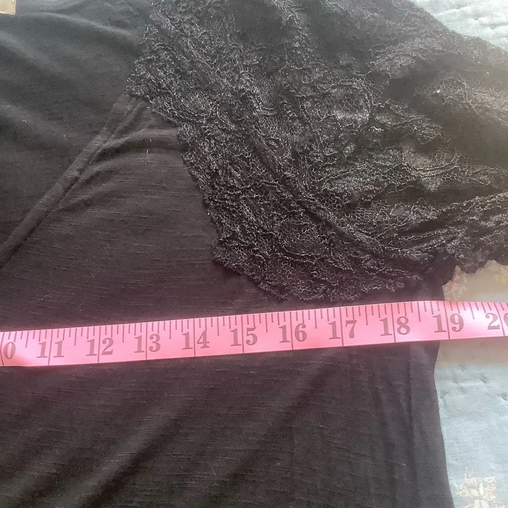 NWOT Ecote Black Long Sleeve Lace Fringe Crochet Top Shirt Size M